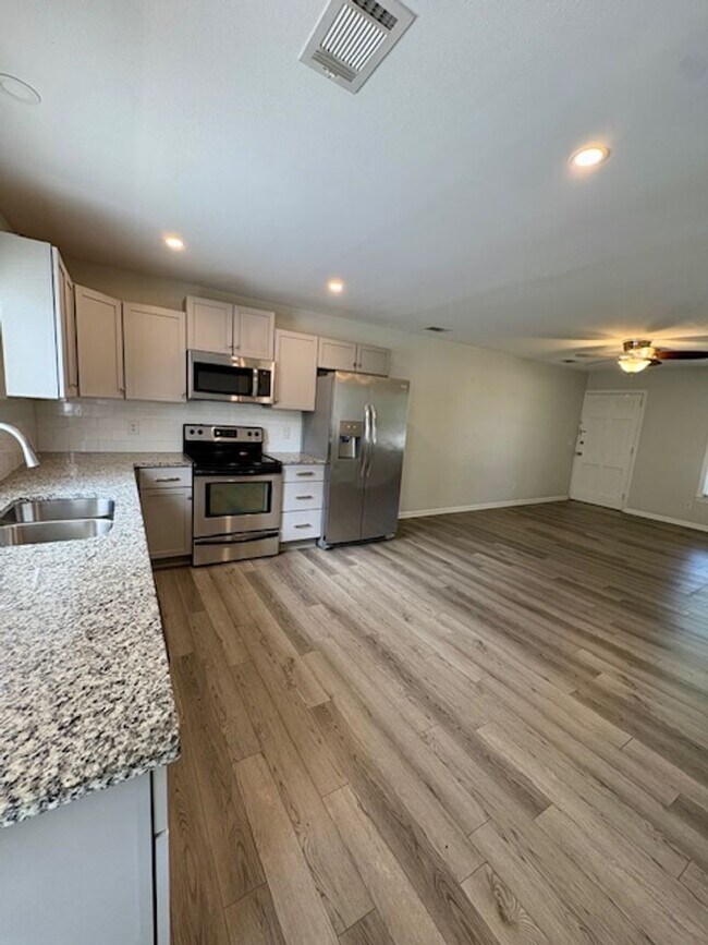 Photo - Charming Three Bedroom Duplex on Harborvie...