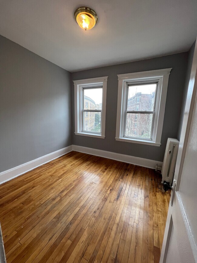 Photo - 137 Chiswick Rd