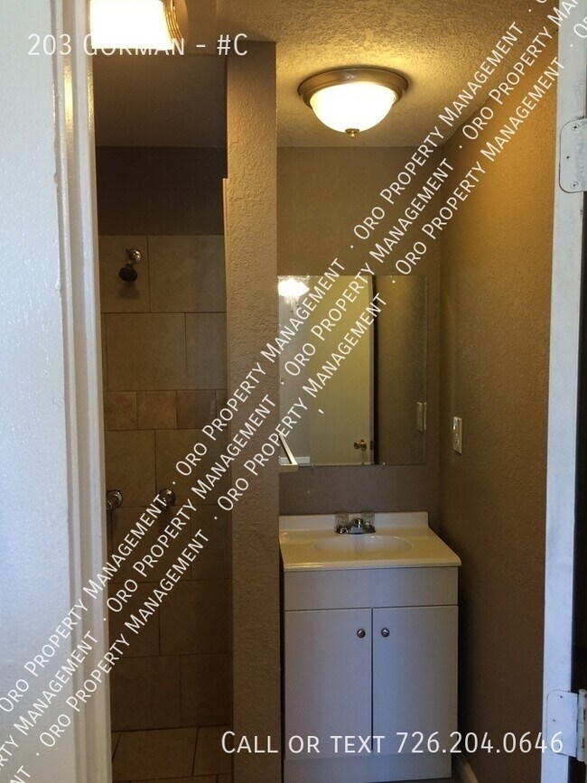 Photo - 203 Gorman-#C Unit #C