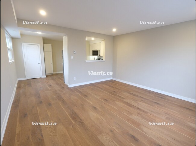 Photo - 60 Wasdale Crescent Unit 11