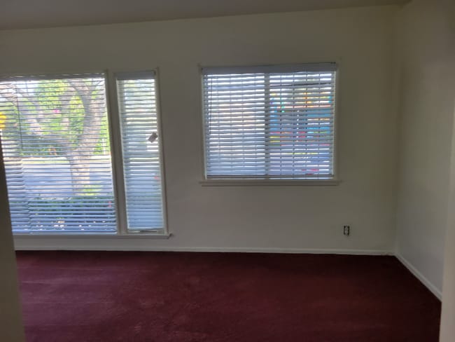 Photo - 520 E Hyde Park Pl