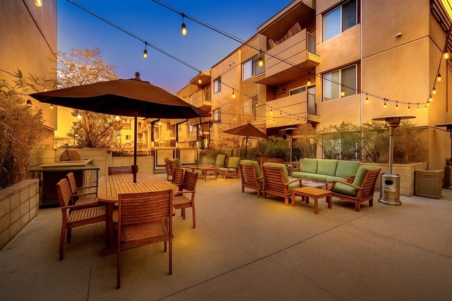 Photo - 3400 Cahuenga Blvd Los Angeles, CA 90068