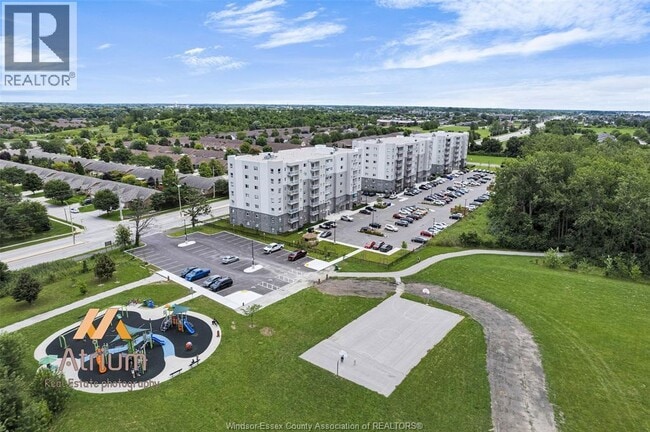 Photo - 1611 Banwell Rd Unité 122