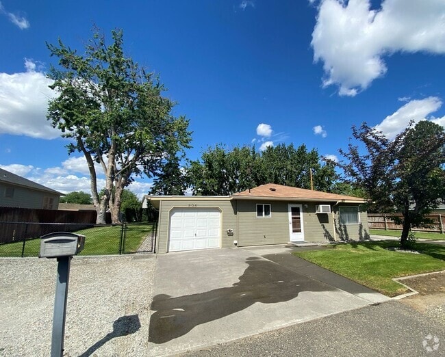 Building Photo - 904 Rd 46 Rental