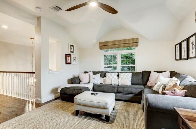 Photo - 5523 Island Breeze Dr