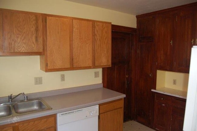 Photo - 205 N Few St Unidad 205