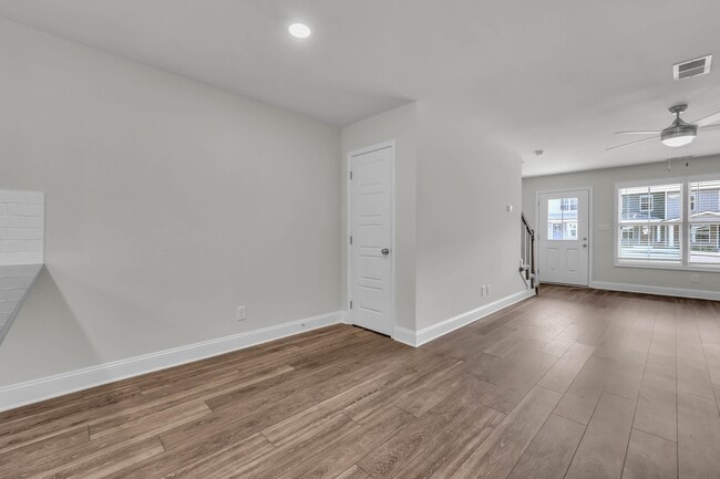 Photo - 231 W Point Dr