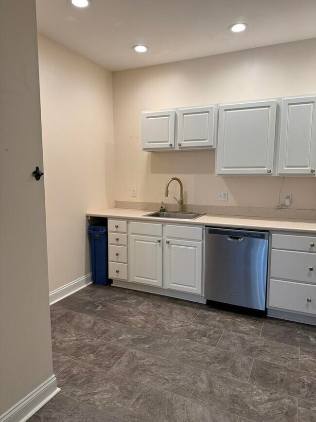 Photo - 95 Court St Unidad 6