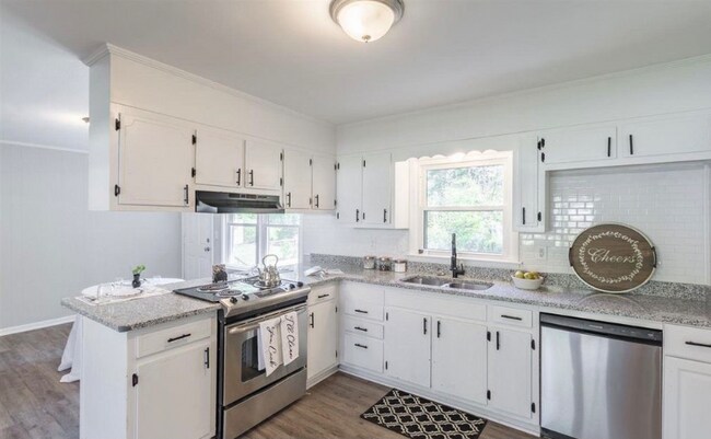 Photo - 4609 Bluehaven Dr NW