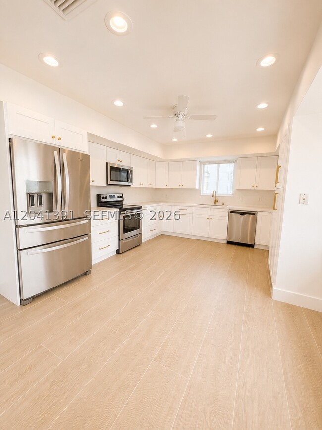 Photo - 13005 Zambrana St