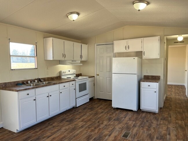 Photo - 161 Westside Cir