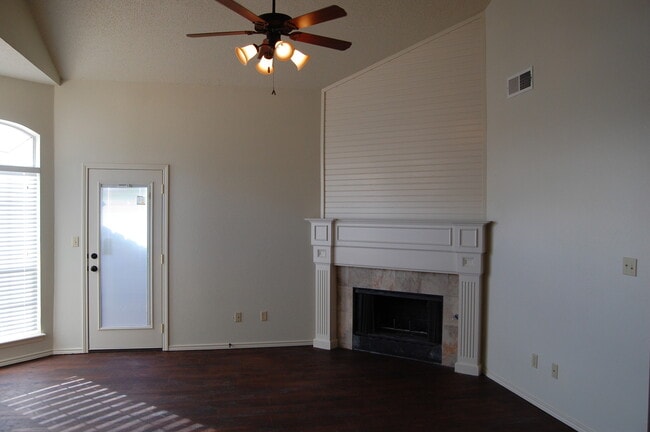 Photo - 4806 66th St Unit B