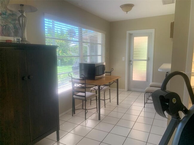 Photo - 1625 Elinor Pl
