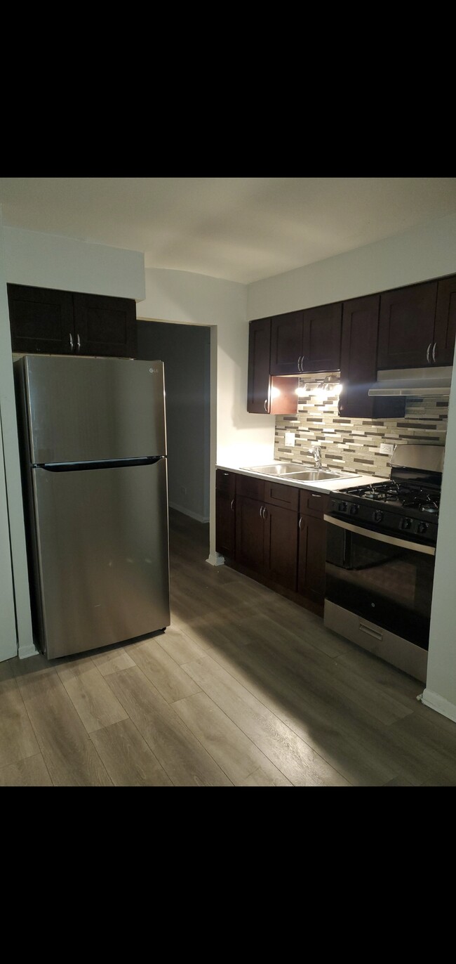 Photo - 1424 E 156th St Apartamentos