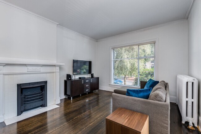 Photo - 935 Jervis St Unit 9