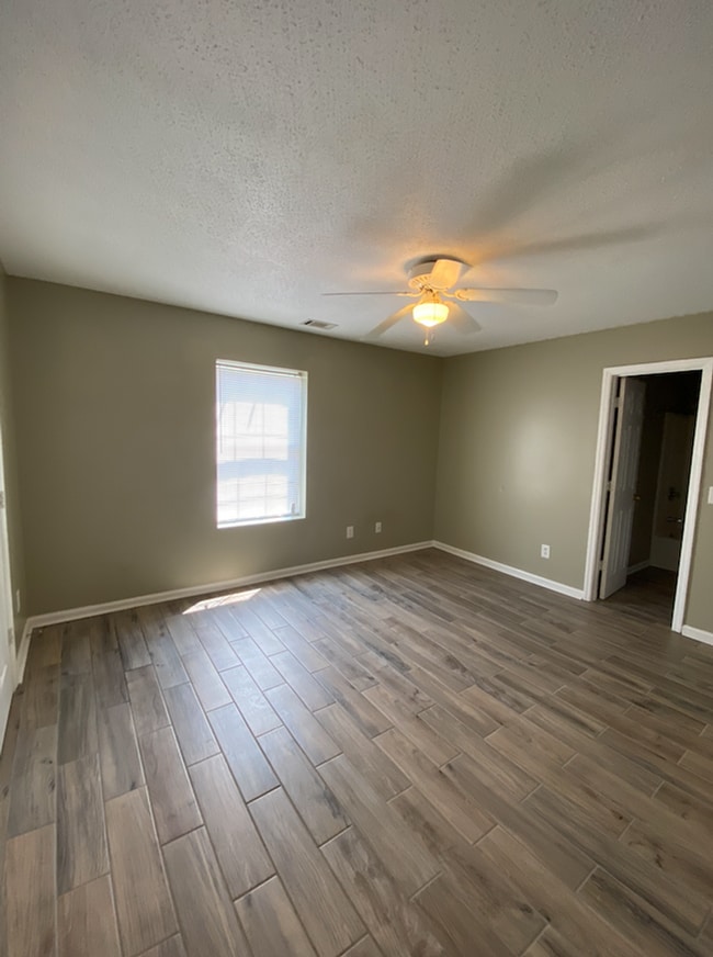 Photo - Center Place - 677/679 Unit 677