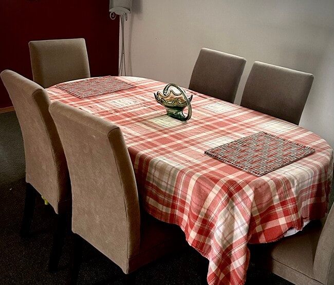 Photo - 3933 Burch Mountain Rd Unit Spacious living