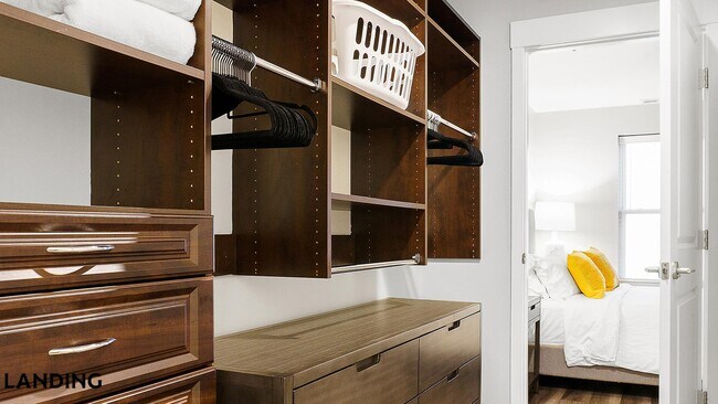 Photo - 335 W 9th St Unidad 429