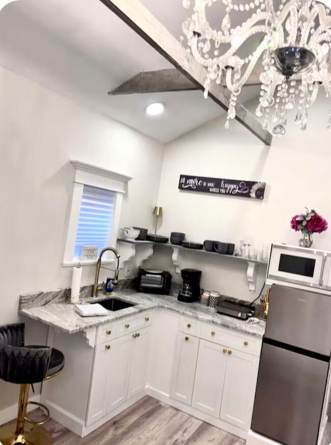 Photo - 686 Morford Ave