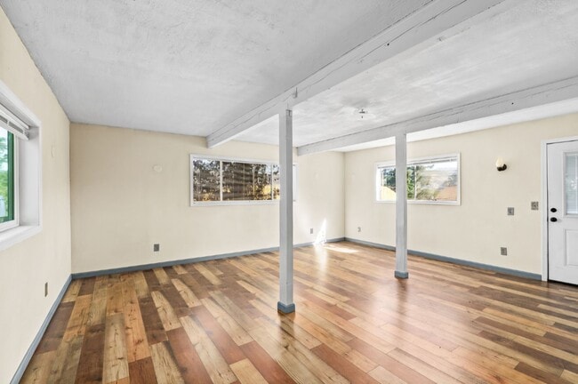 Photo - 1548 NW Eden St