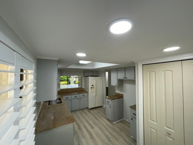 Building Photo - 6450 Wild Oak Bay Blvd Unit 239