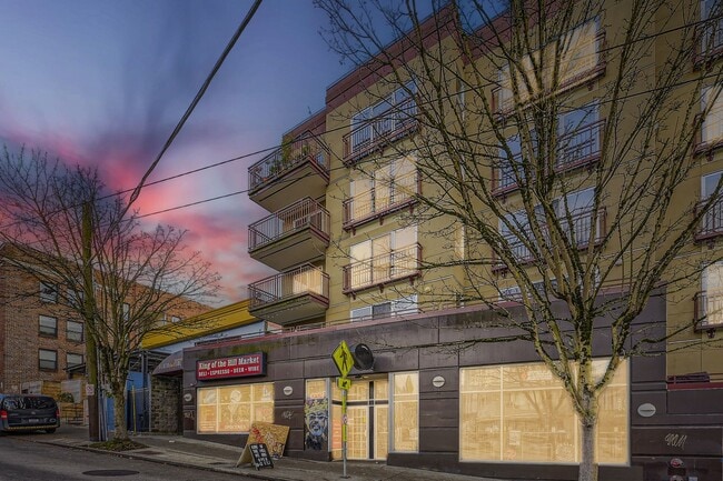 Building Photo - Capitol Hill oasis! Unit 213