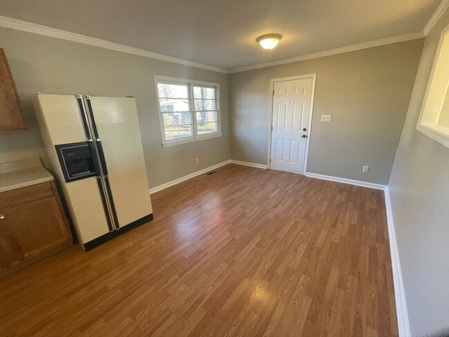 Photo - 3 bedroom 1 bath brick ranch home-Pet Friendly! Large lawn! Freshly Painted!