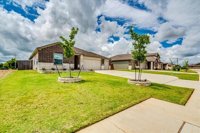 Photo - 389 Salt Springs Rd