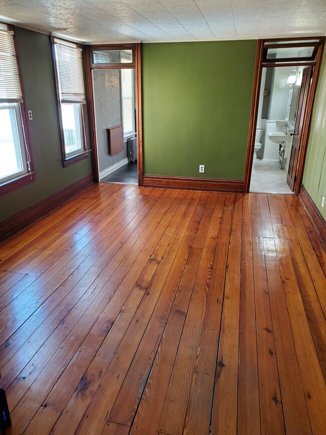 Living Room - 18 E Main St Apartments Unit 2