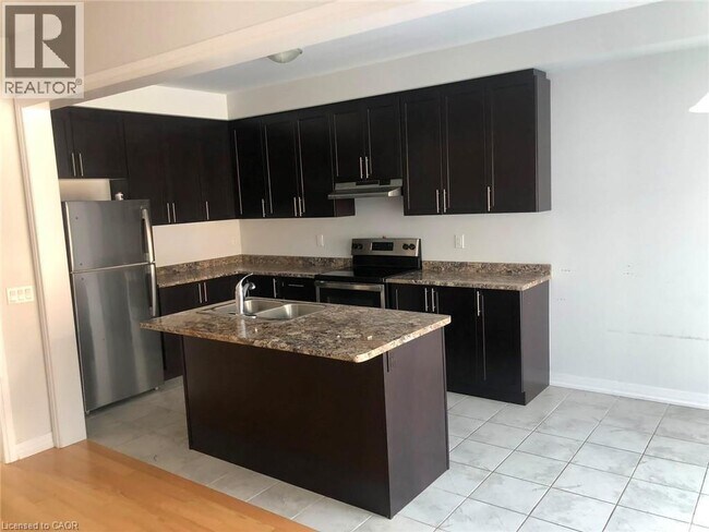 Photo - 114 Huntingford Trail