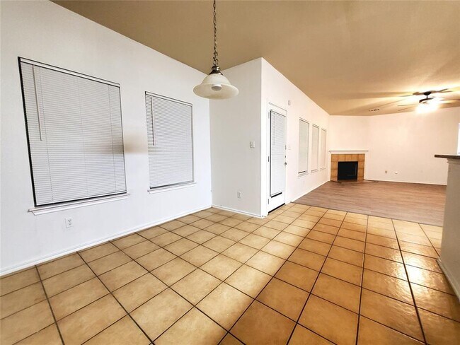 Photo - 17909 Maxa Dr