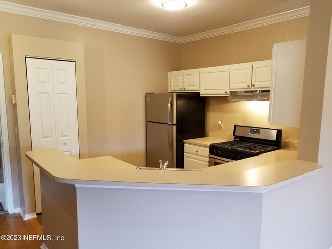 Building Photo - 13810 Sutton Park Dr N Unit 124