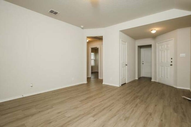 Photo - 5122 Jade Crossing