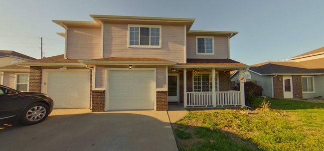 Photo - 3D Tour Available - Fenced in + Recently Updated + Washer & Dryer + Pet Friendly! Available May 1st!