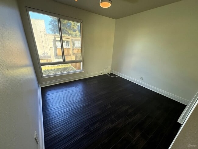 Building Photo - 1001 W Stevens Ave Unit 202 Rental