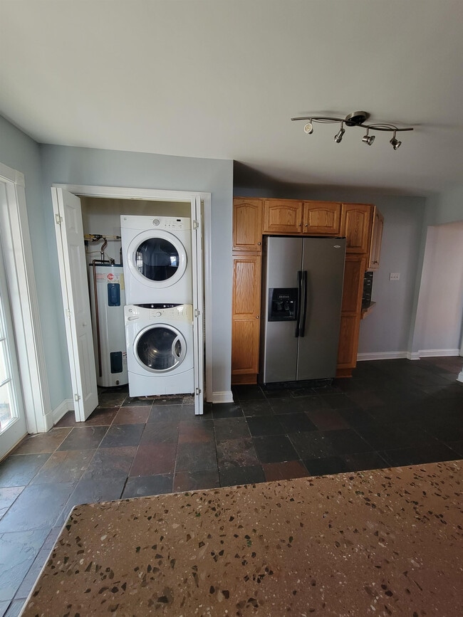Photo - 203 S 2nd St