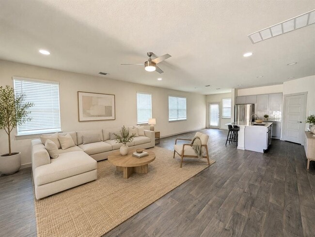 Building Photo - 3704 Beechmont Dr.