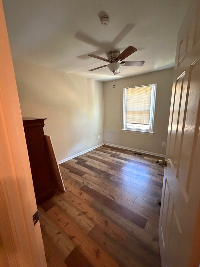 Photo - 119 E Main St