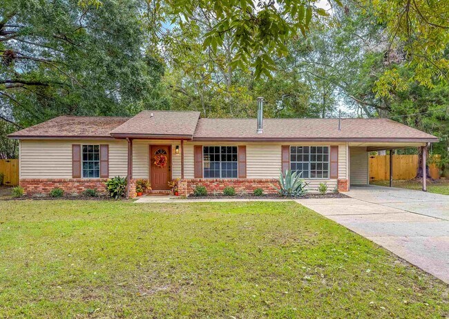 Photo - 703 3rd St NE