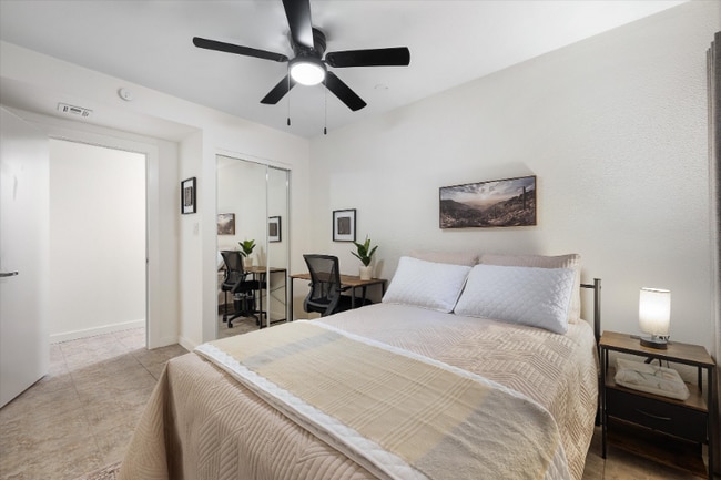 Photo - 334 W Horseshoe Ave