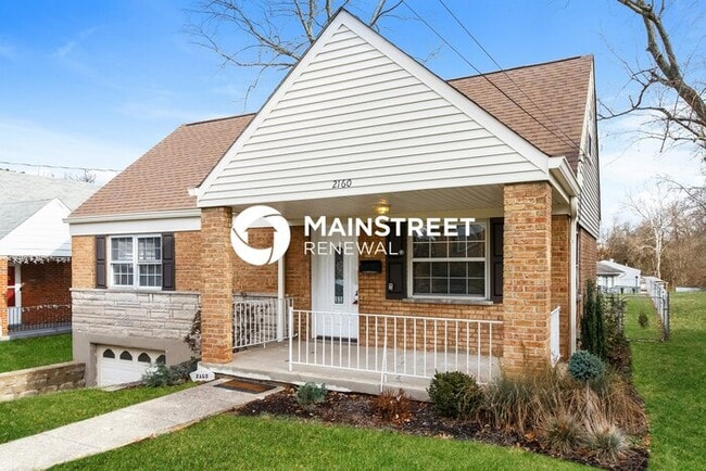 Photo - 4 Bedroom Pet-Friendly Home in Cincinnati, OH with Main Street Renewal