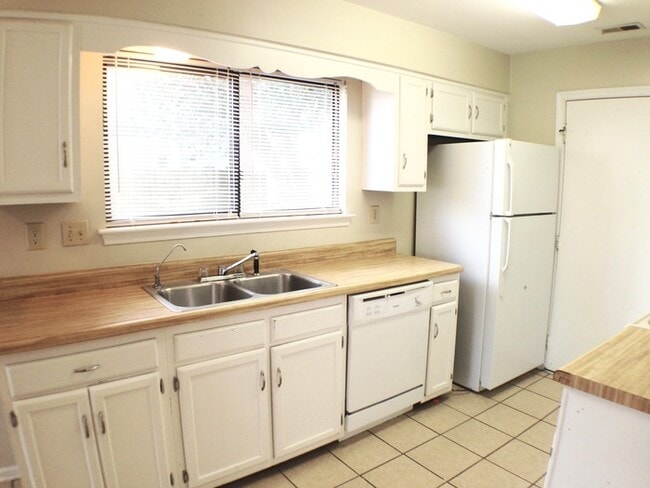 Photo - Beautiful and Waterfront!