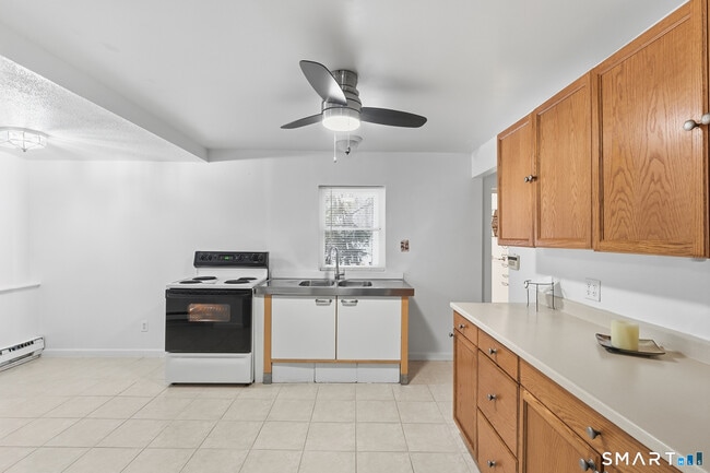 Photo - 1565 Byam Rd