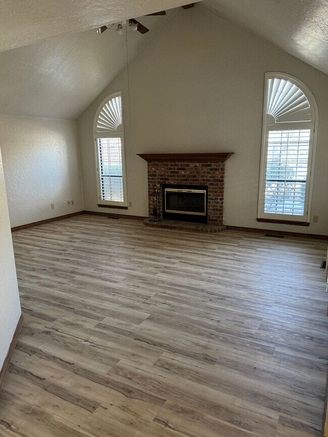 Photo - 4 bedroom 2 1/2 bath 3 car garage home