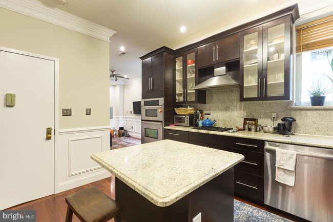 Building Photo - Luxury South Street Condos Unit 3