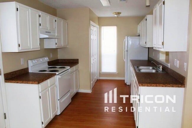 Photo - 223 Green Rose Rd