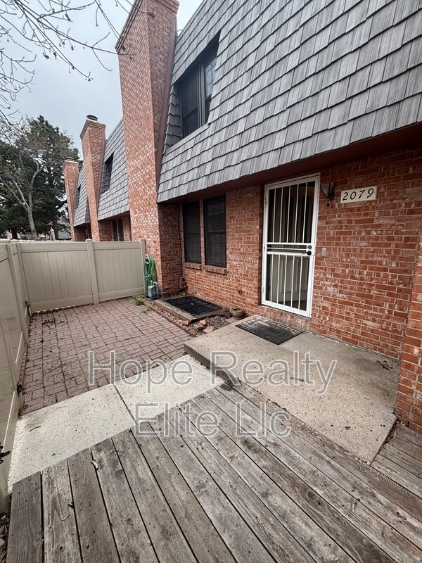 Photo - 2079 Sussex Ln