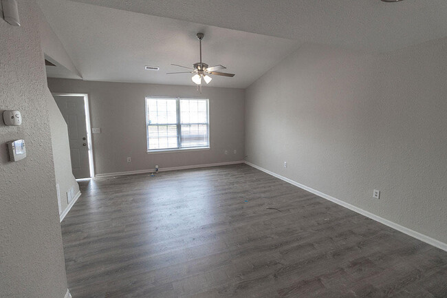 Photo - 4305 Derby Ridge Dr