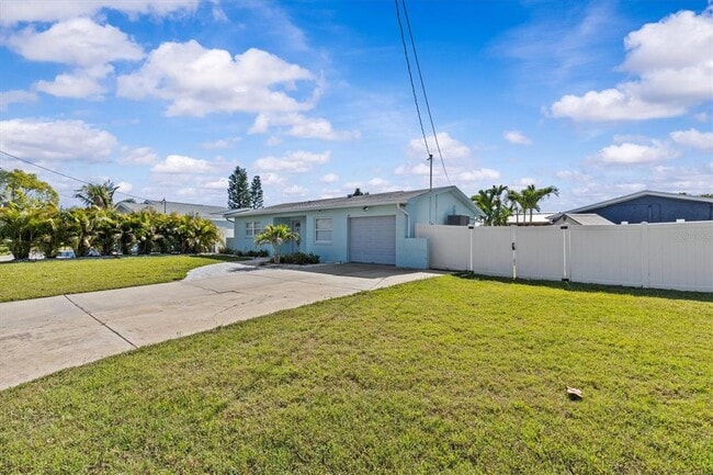 Photo - 310 Westwinds Dr E