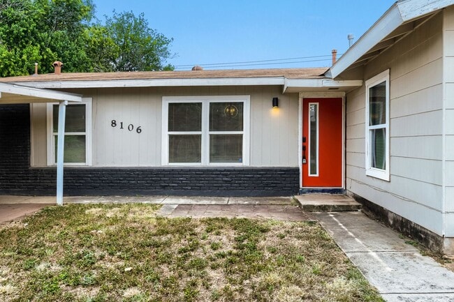Photo - 8106 Windlake Dr